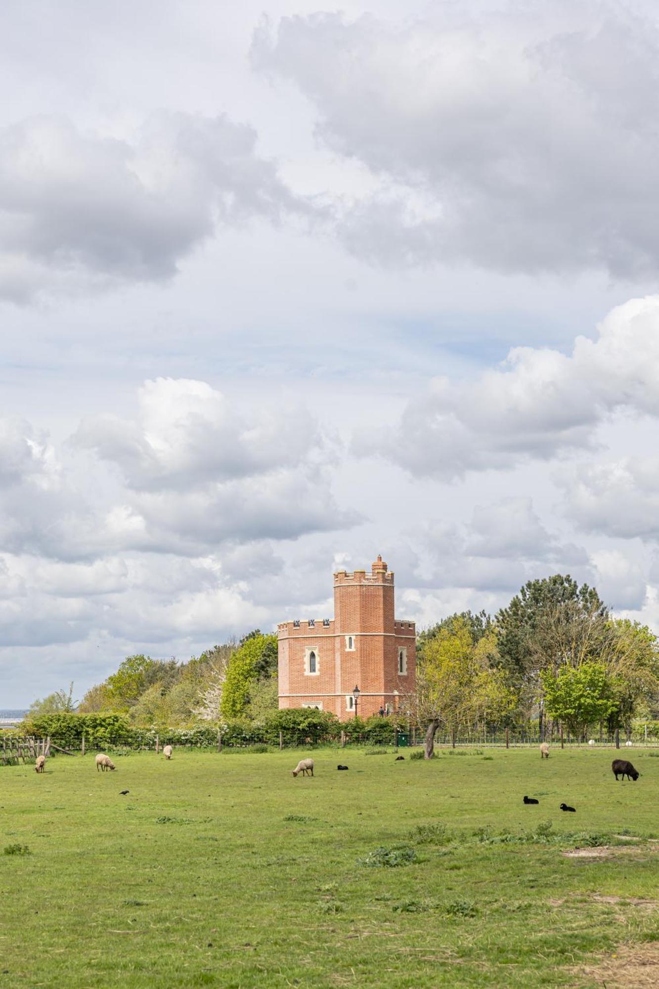 South Lodge, St Osyth Priory Saint Osyth Exterior photo